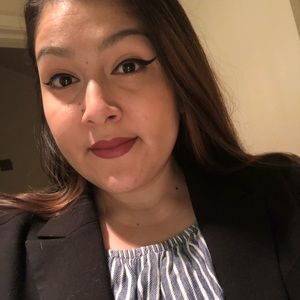 Meet your Posher, Crystal